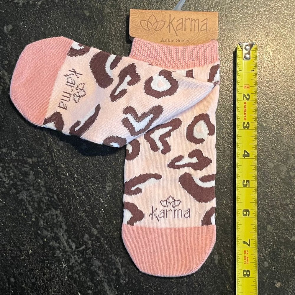 Cute Pink Leopard Print Ankle Socks (Adult, One Size)